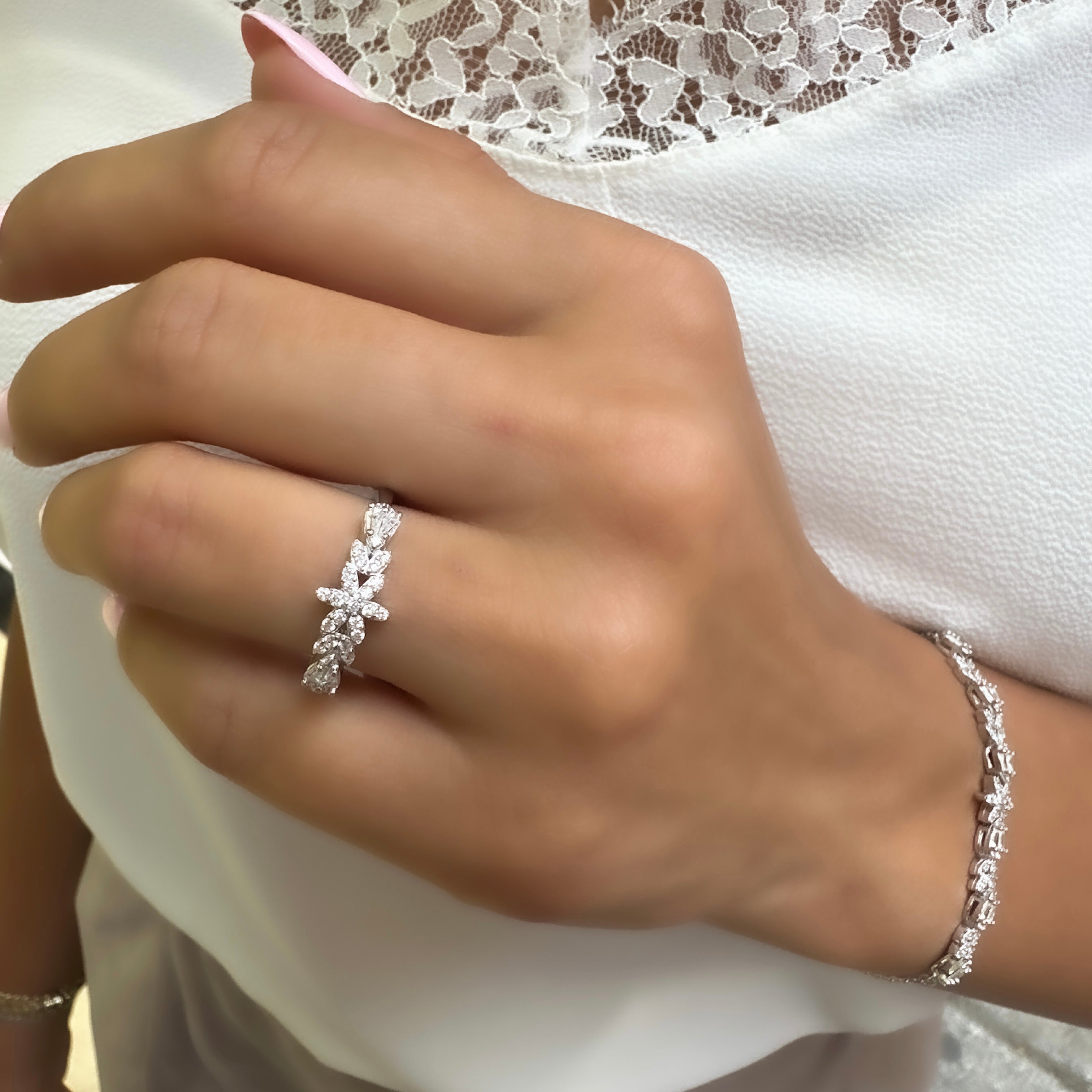 Baget ve Çiçek Taşlı Gece Seti