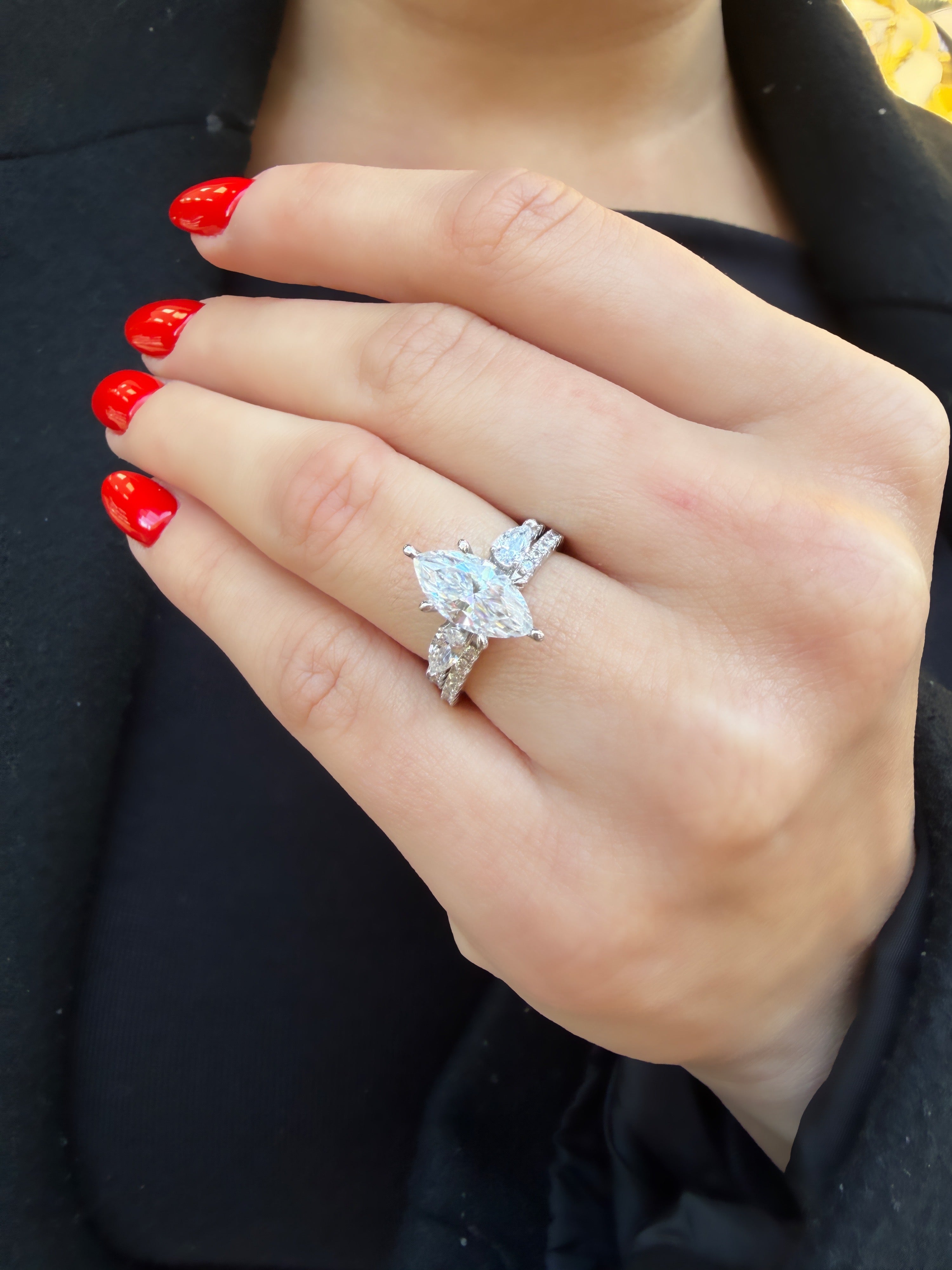 İki Karat Tasarım Mozanit Markiz Yüzük