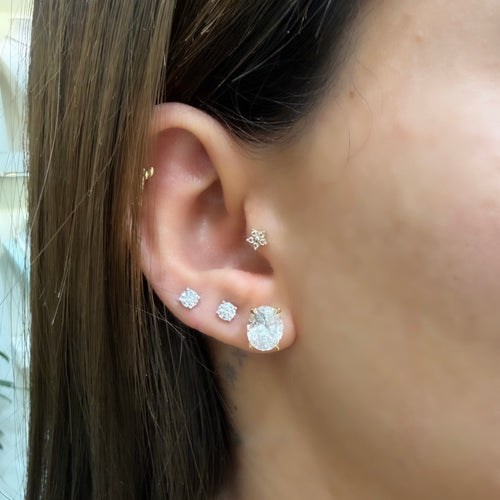 Üç Karat D-Color Oval Küpe