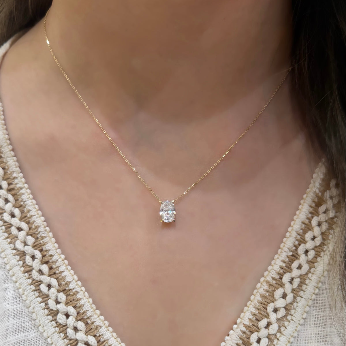 14K İki Karat Mozanit Oval Kolye