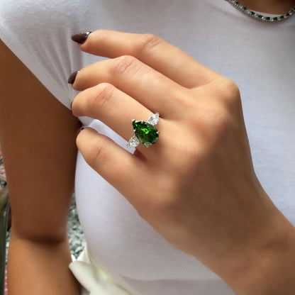 Ice Cut Yeşil Damla Model Yüzük