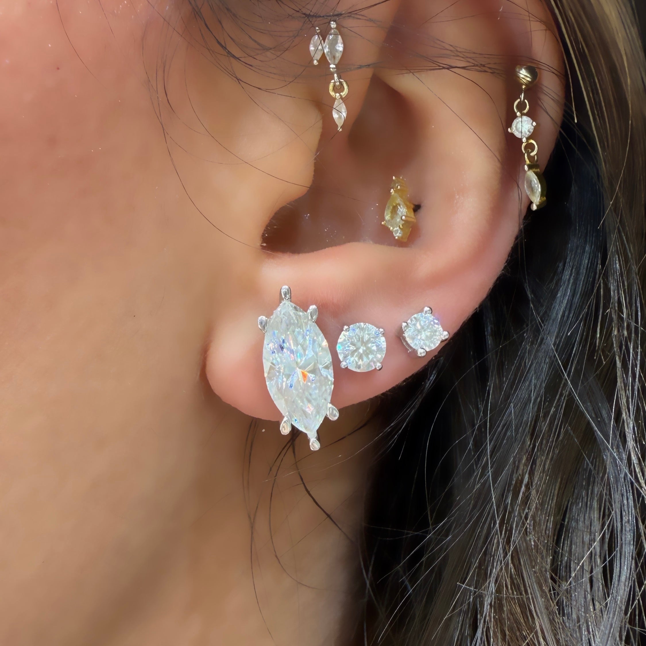 Taşlı Montür Uzun Mozanit Markiz Küpe