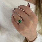 Ice Cut Farbig Tropfenförmiger Ring mit seitlichen Steinen