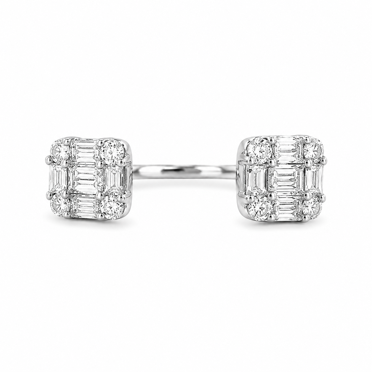 Ring mit zwei Baguette-Steinen