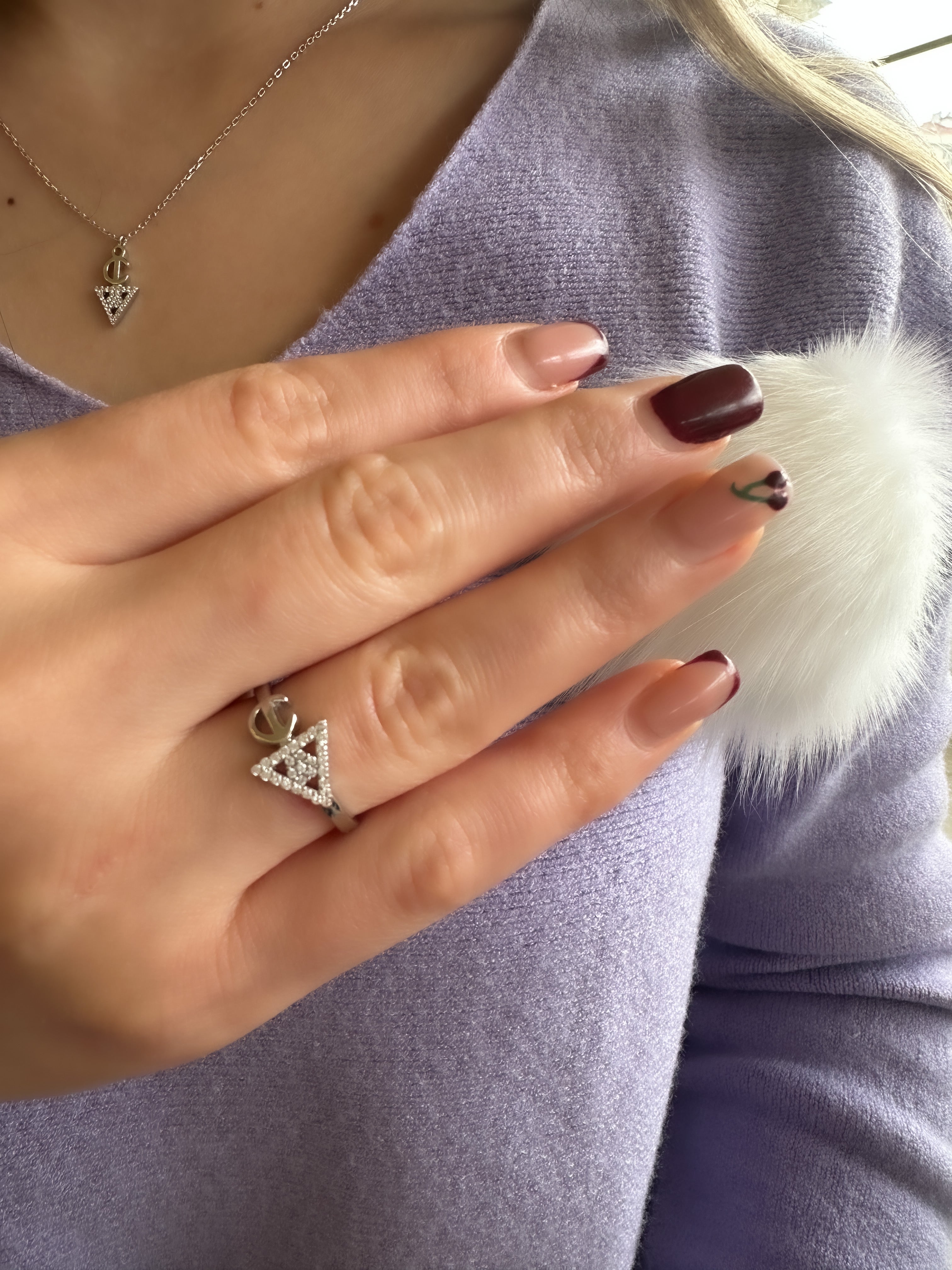 Ring im Dreieck-Design