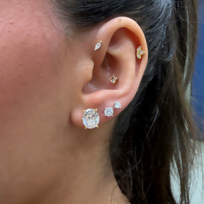 Üç Karat D-Color Oval Küpe