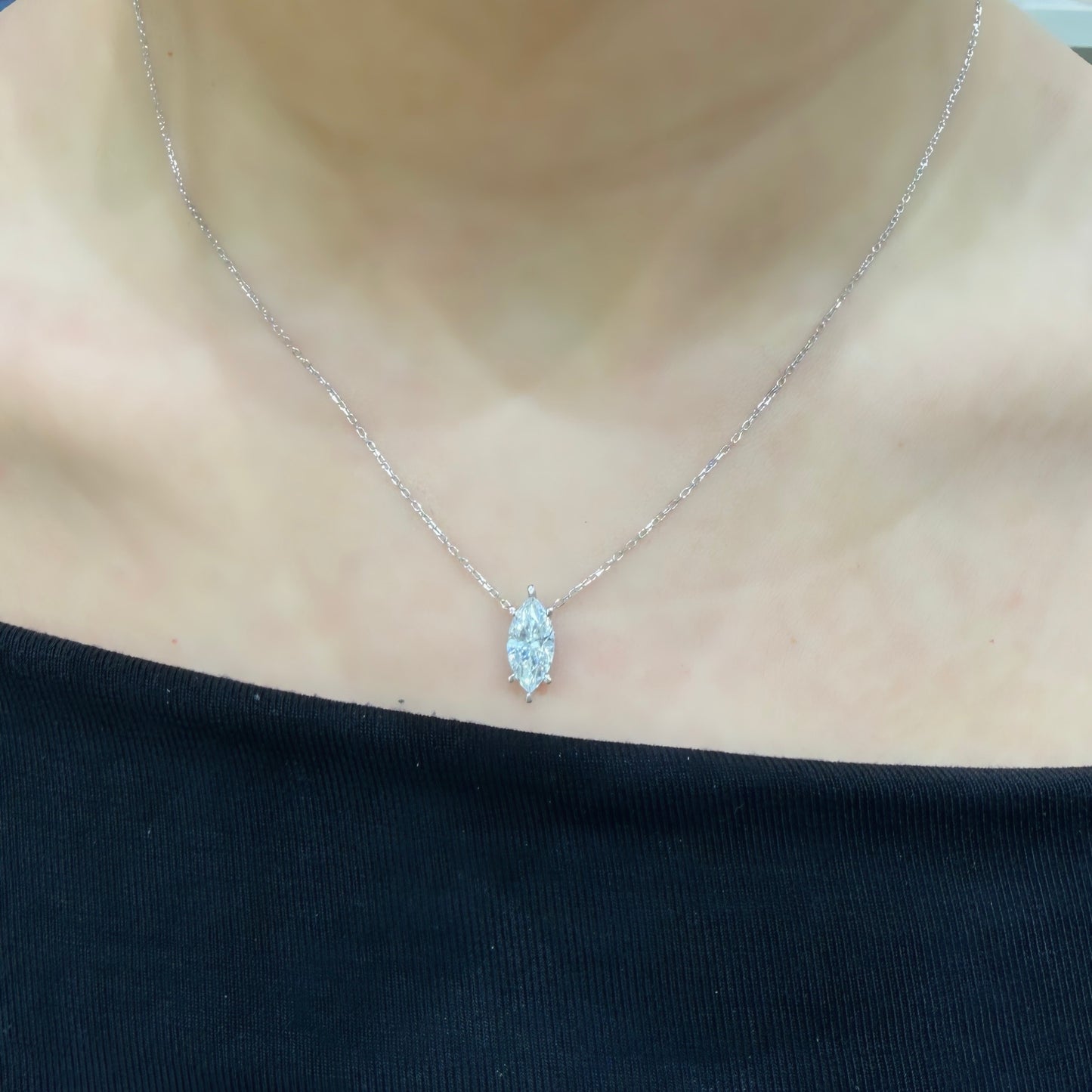 Taşlı Montür Markiz Mozanit Kolye