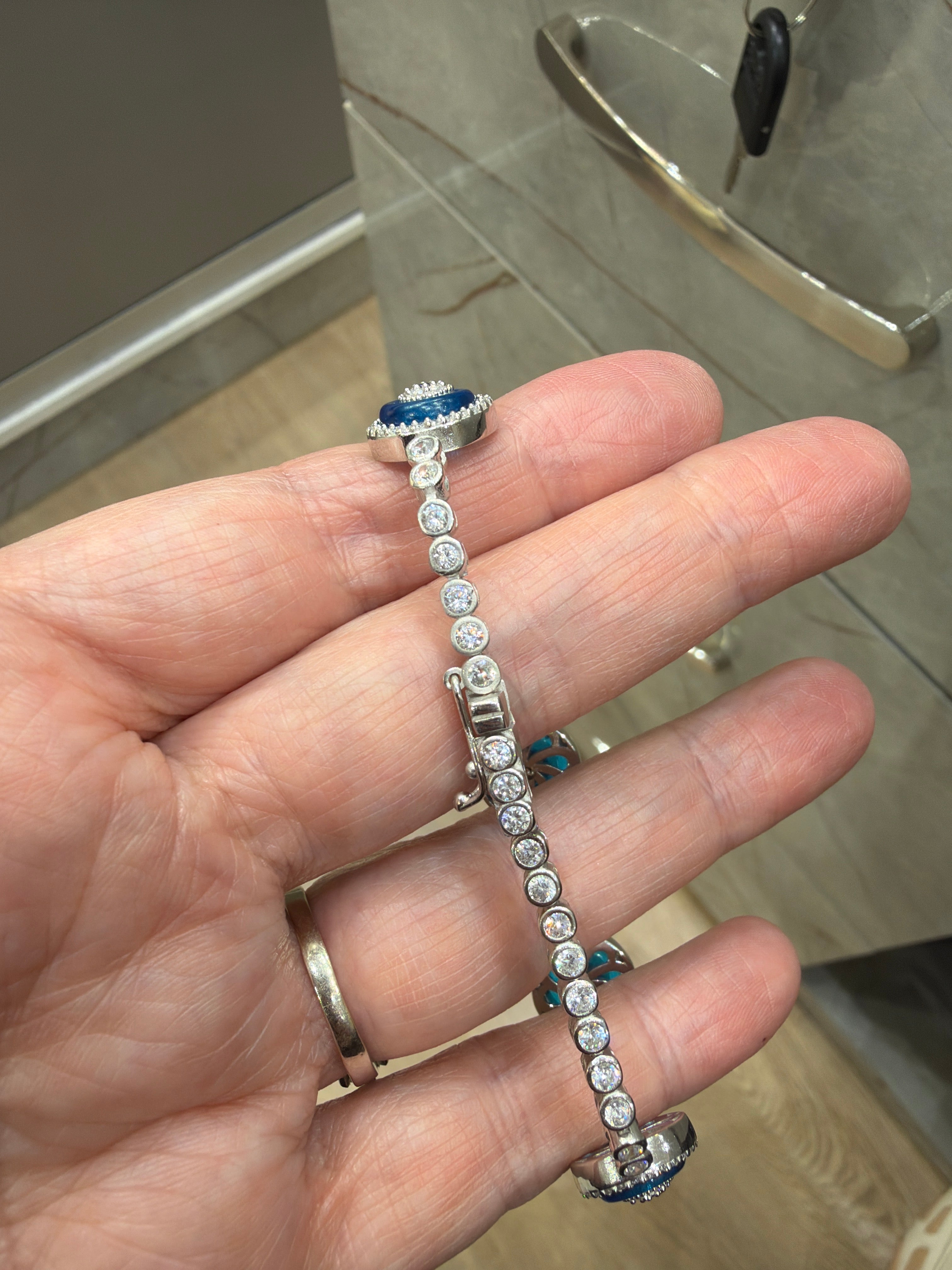 Fünf Glas-Glas-Armband