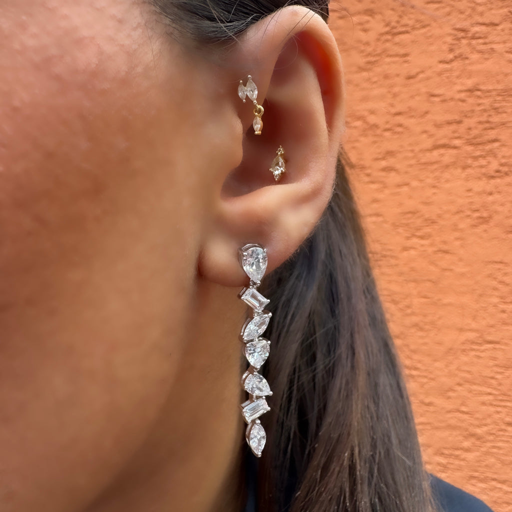 Karışık Şekilli Taşlı Sallantılı Küpe