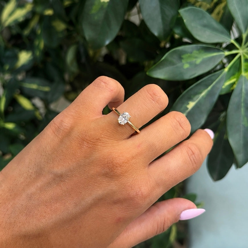 14K 0.75 Karat Moissanit Ovalring