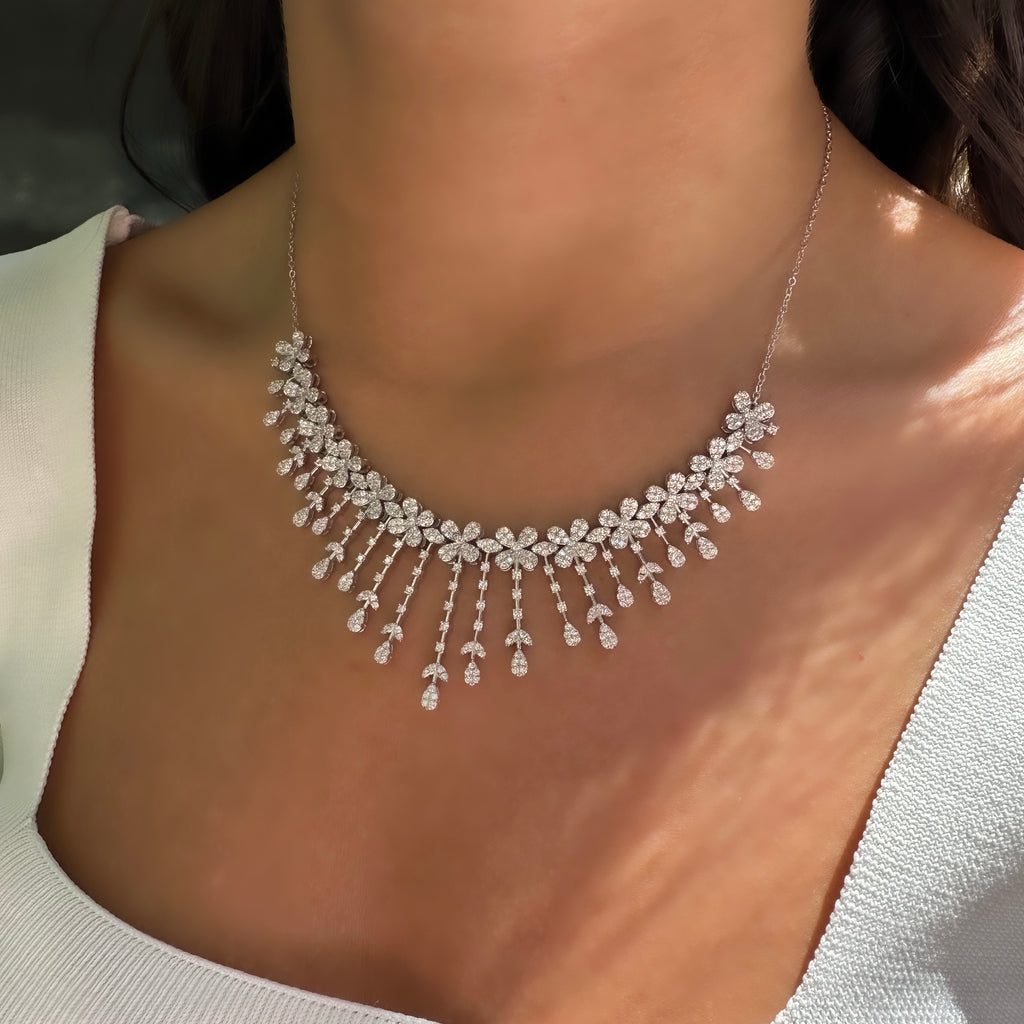 Çiçek Model Sallantılı Taşlı Gece Seti