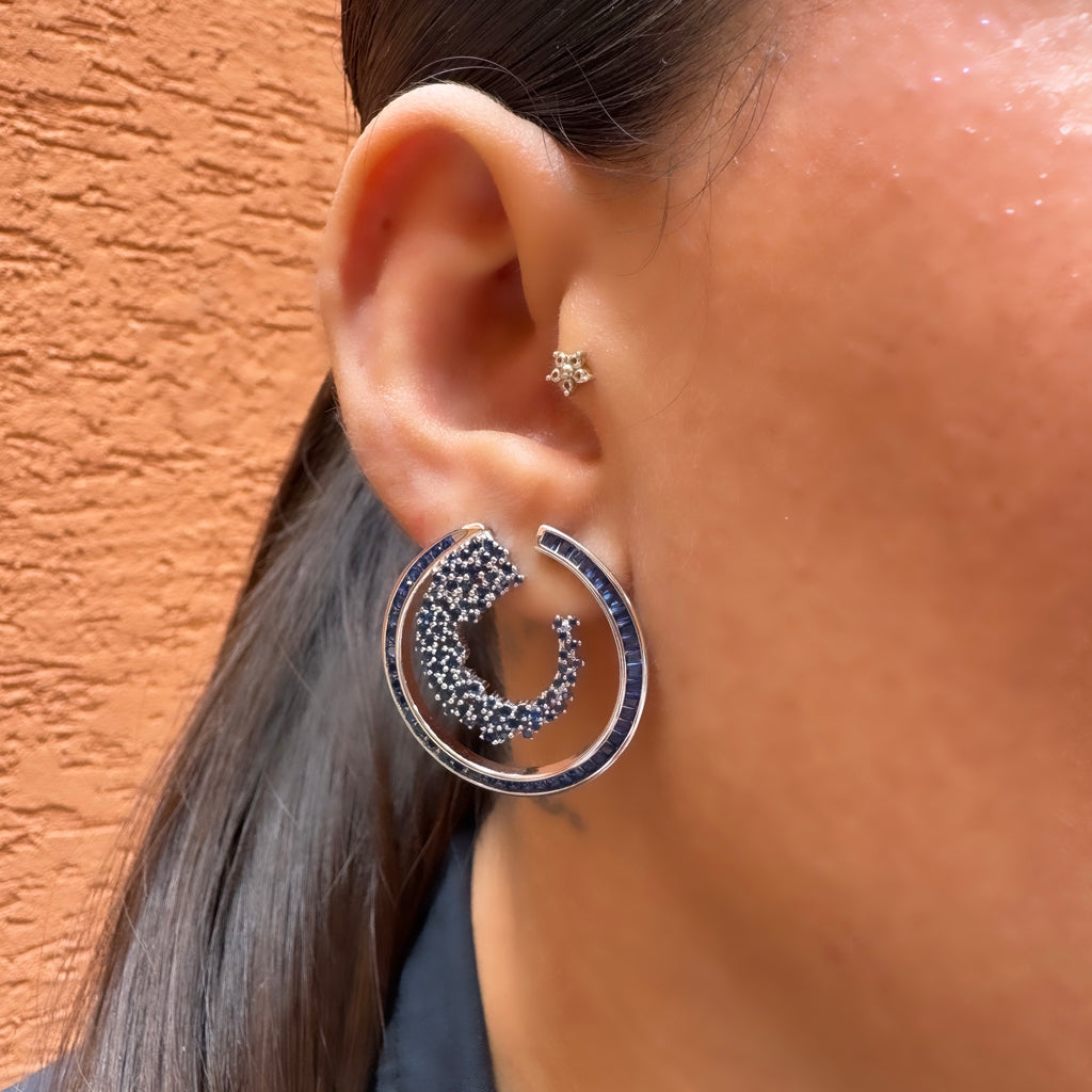 Mavi Taşlı Tasarım Yuvarlak Küpe