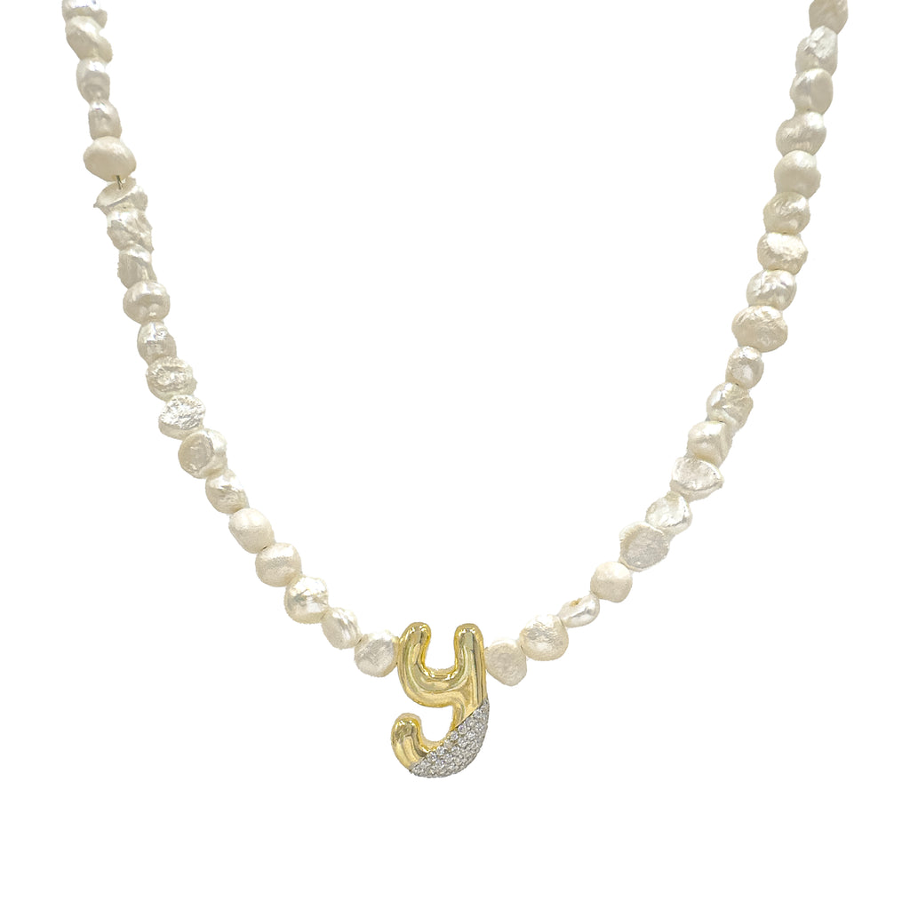 Bombeli Taş Detaylı İnci Harf Kolye