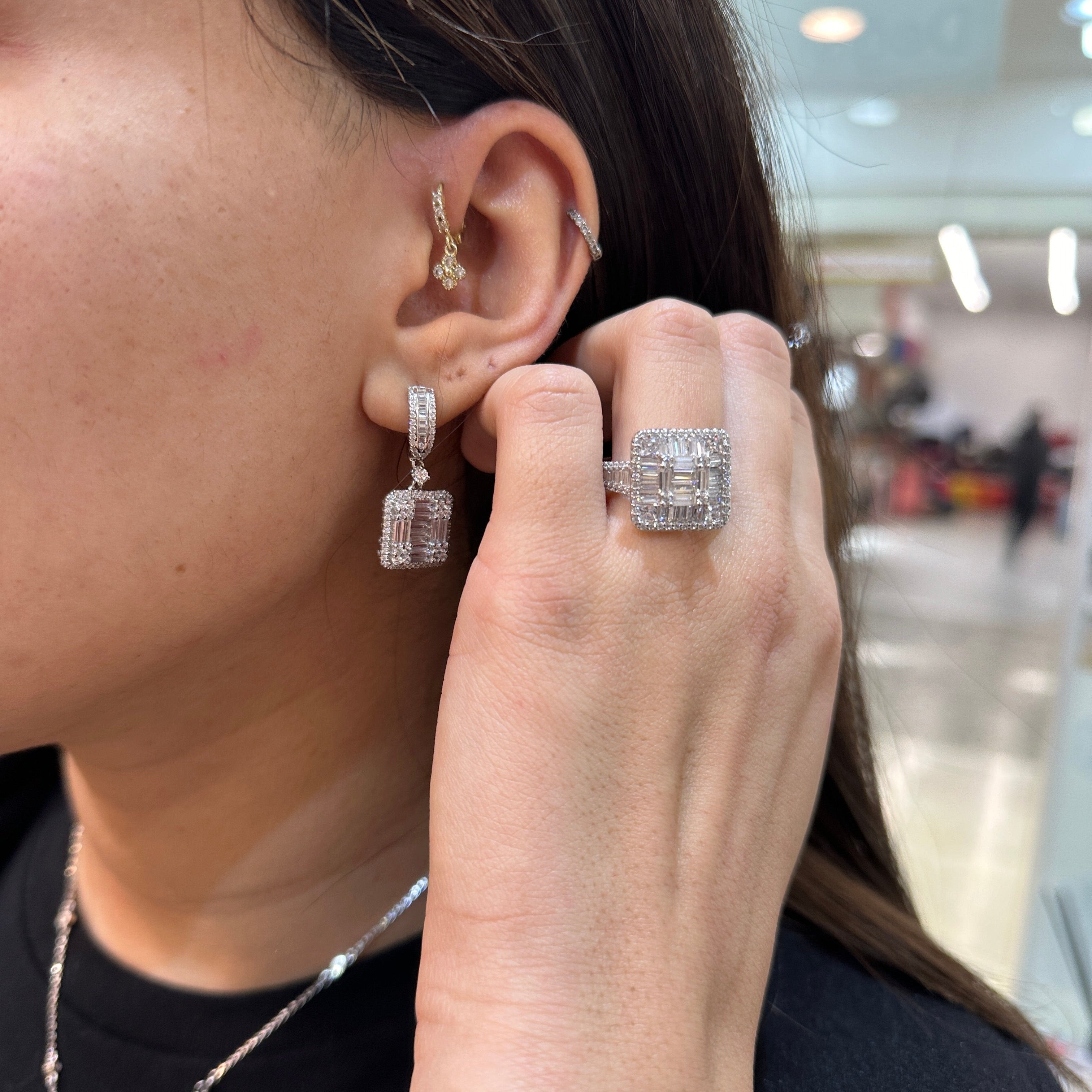 Baget Taşlı Kare Küpe