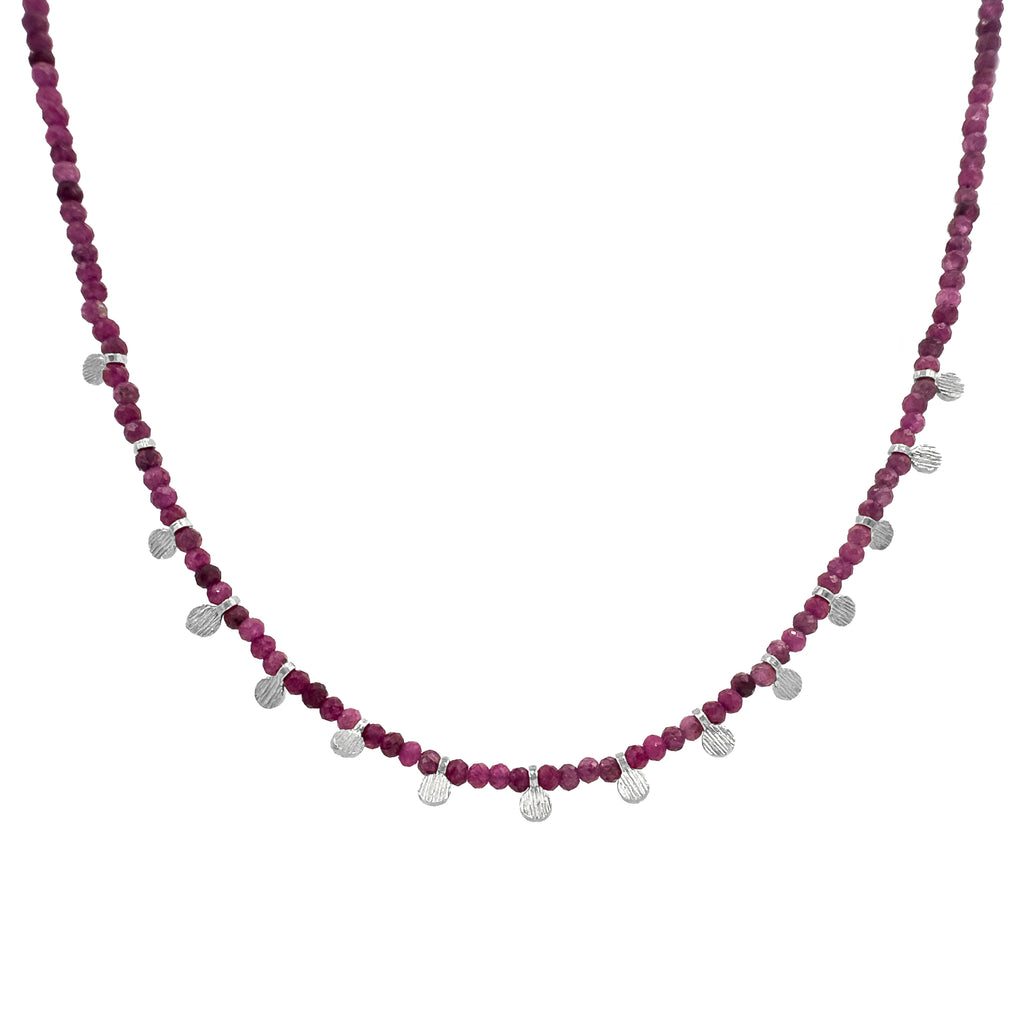 Yuvarlak Plaka Detaylı Yakut Doğal Taş Kolye