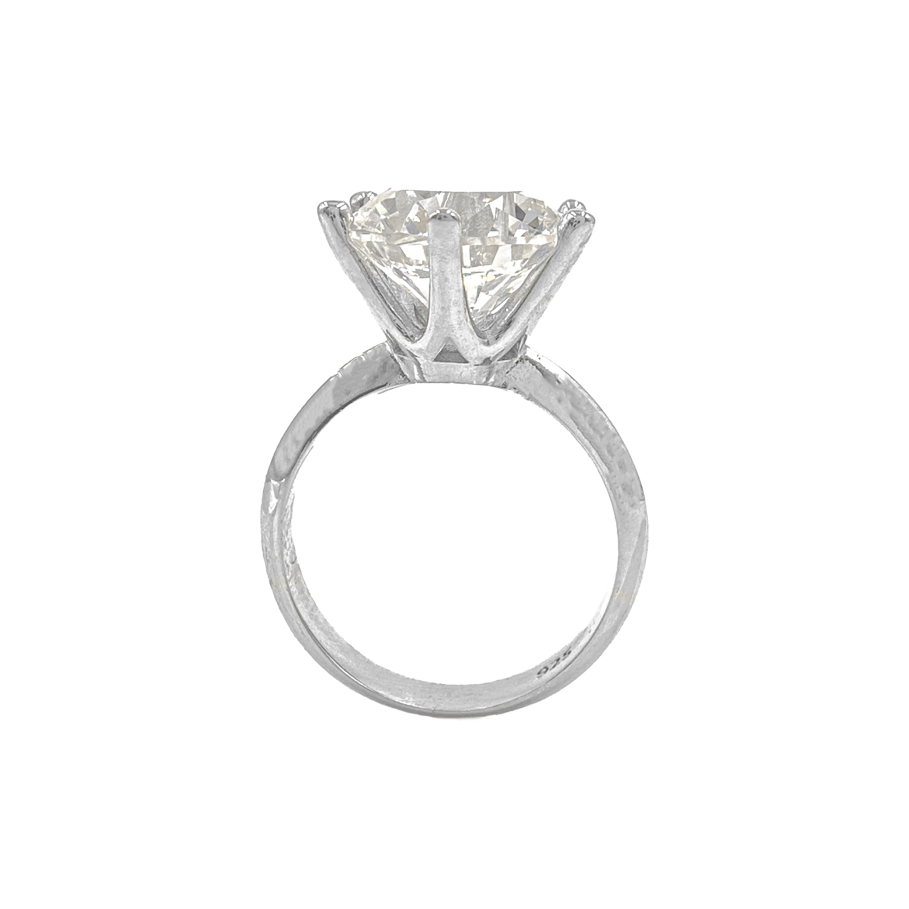 Altı Karat G-Color Altı Tırnak Tektaş Yüzük