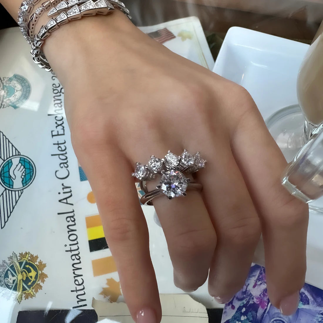 İki Karat Altı Tırnak Mozanit Tektaş Yüzük