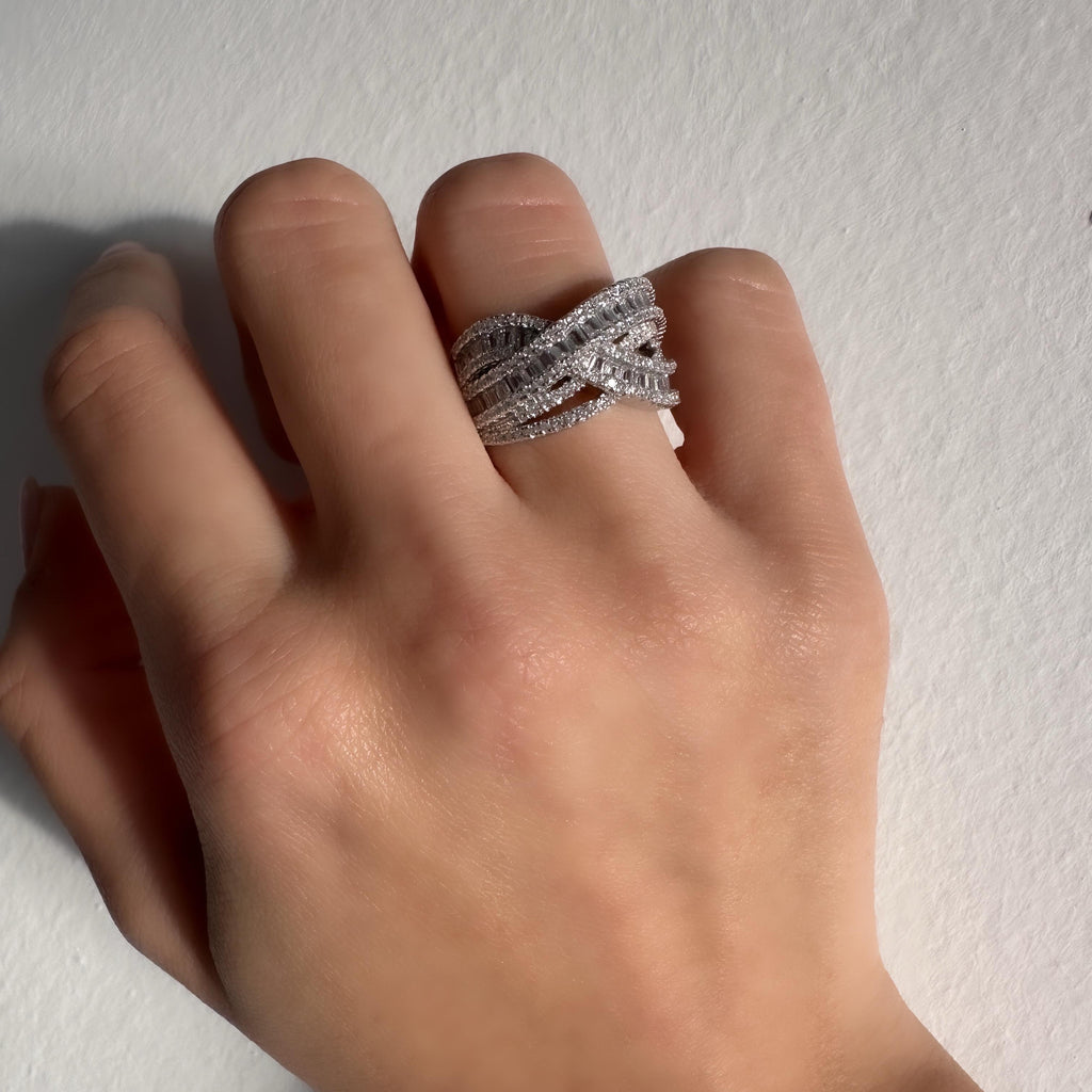 Çapraz Geçişli Baget Modern Yüzük