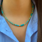 Halskette aus Varasit-Naturstein