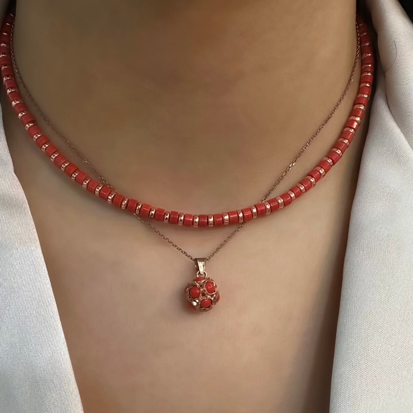 Halskette aus Varasit-Naturstein