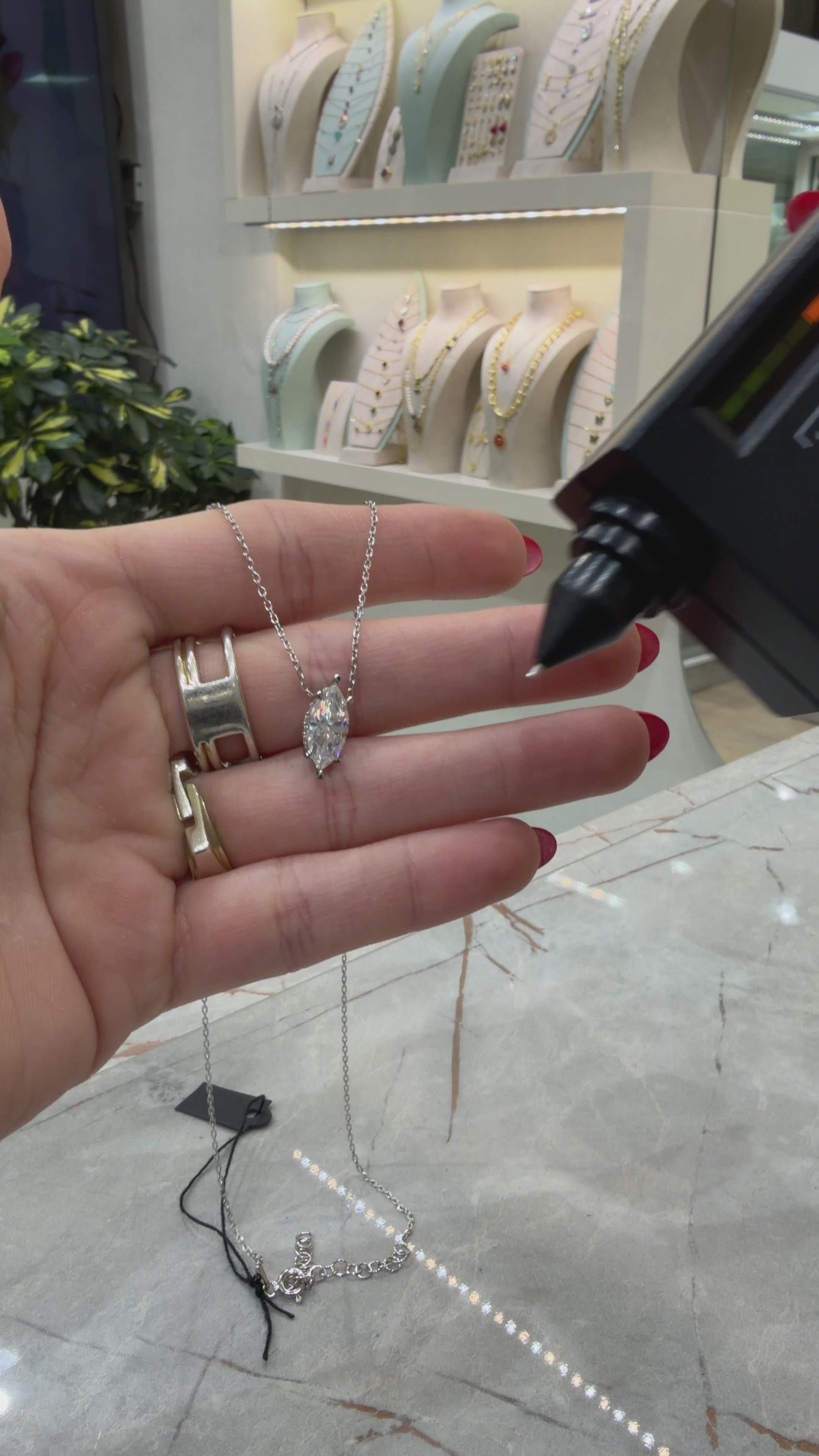 Taşlı Montür Markiz Mozanit Kolye