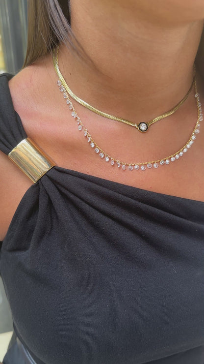 Sallantılı Taşlı Model Kolye