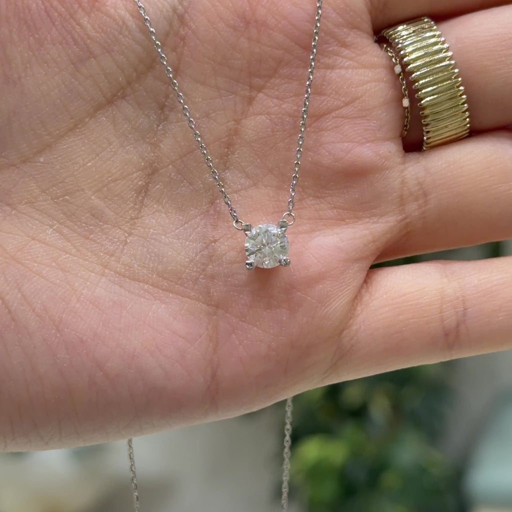 Mozanit Bir Karat Tektaş Kolye