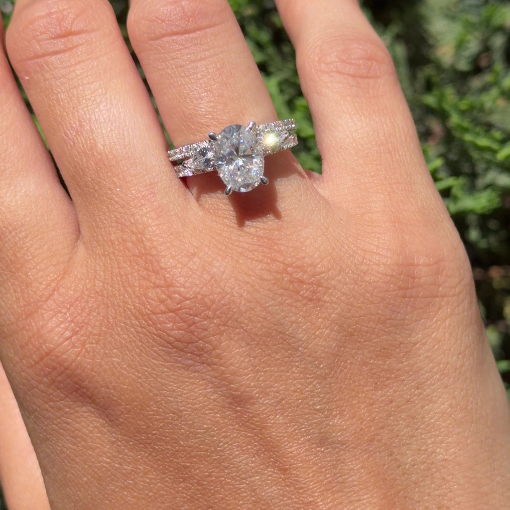 14K İki Karat Mozanit Uzun Oval Tektaş Yüzük