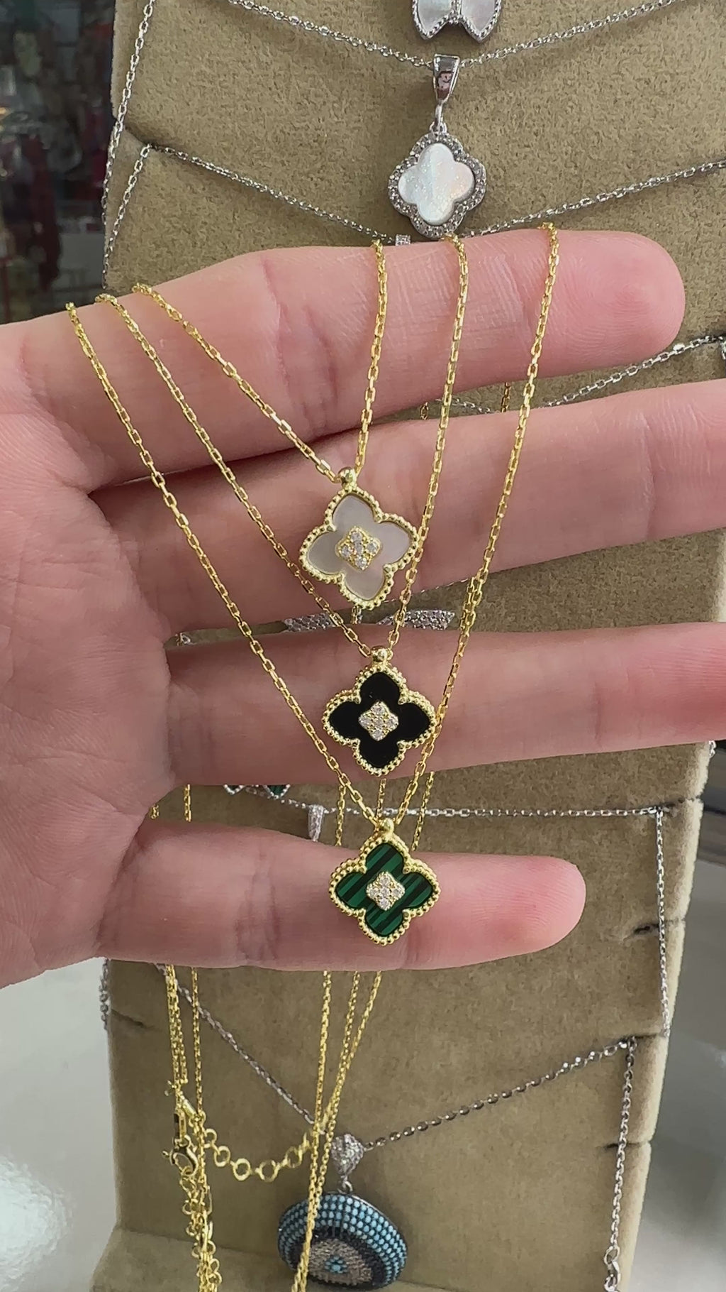 Mother of Pearl Clover Necklace with Stone in the Middle