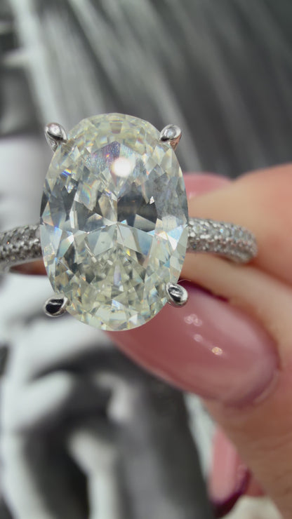 Oval G-Color Yüzük