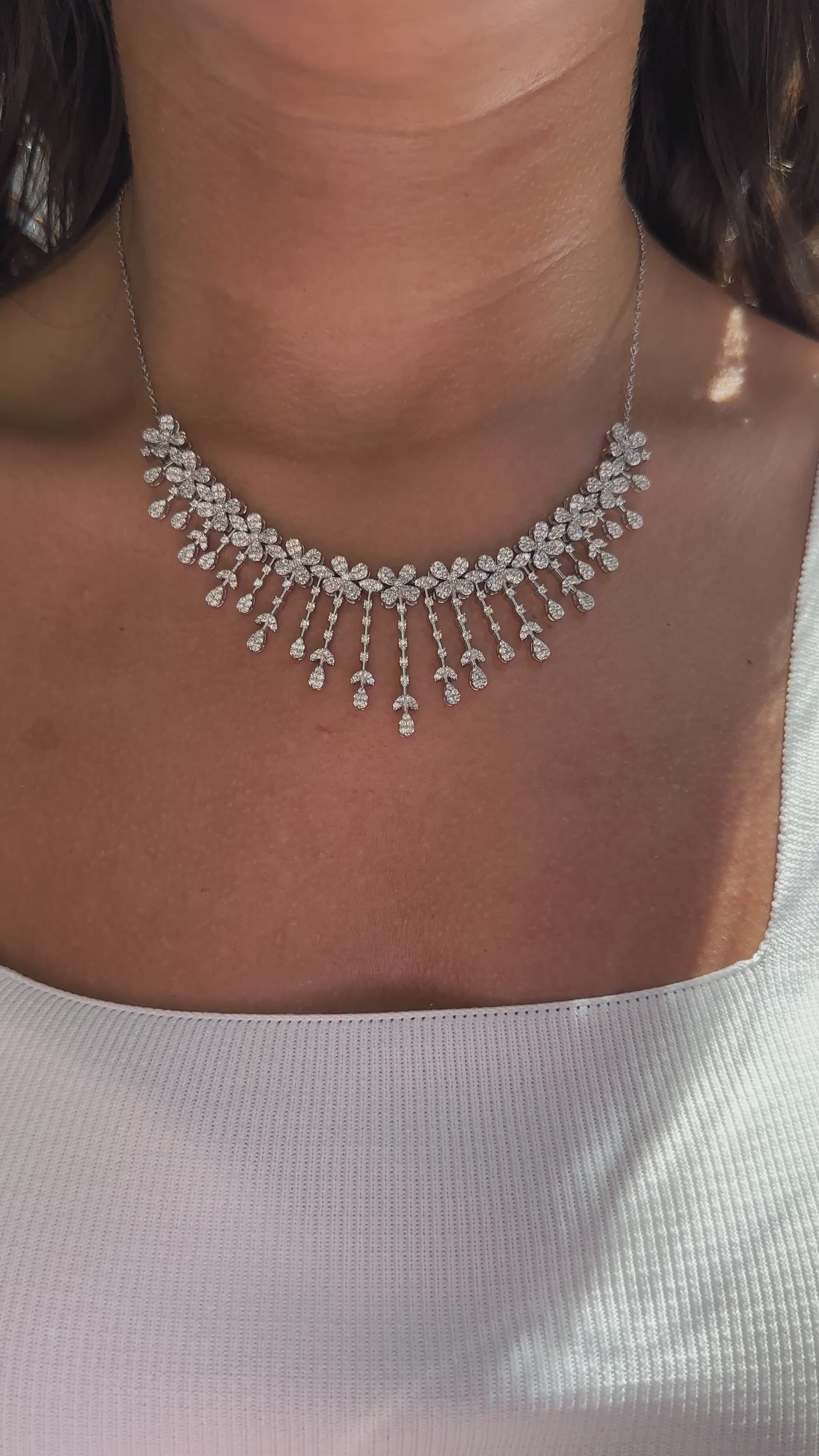 Çiçek Model Sallantılı Taşlı Gece Seti