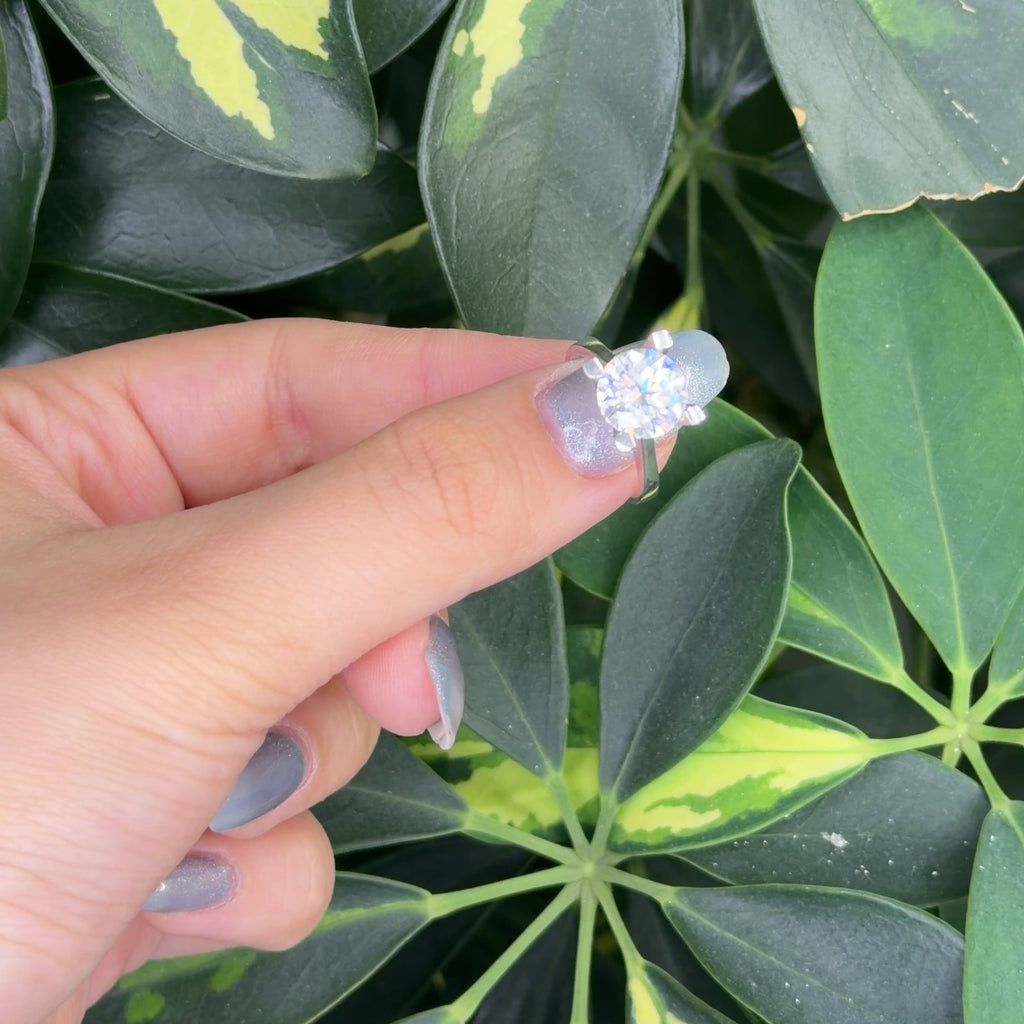14K Dreikaräter Moissanit Solitärring