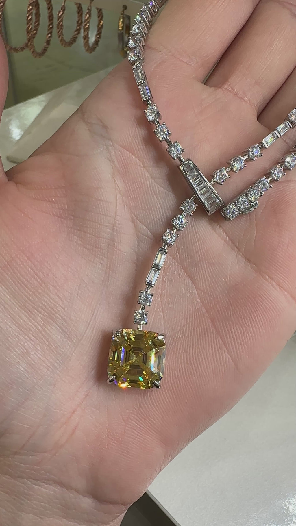 Square Model Yellow Stone Necklace