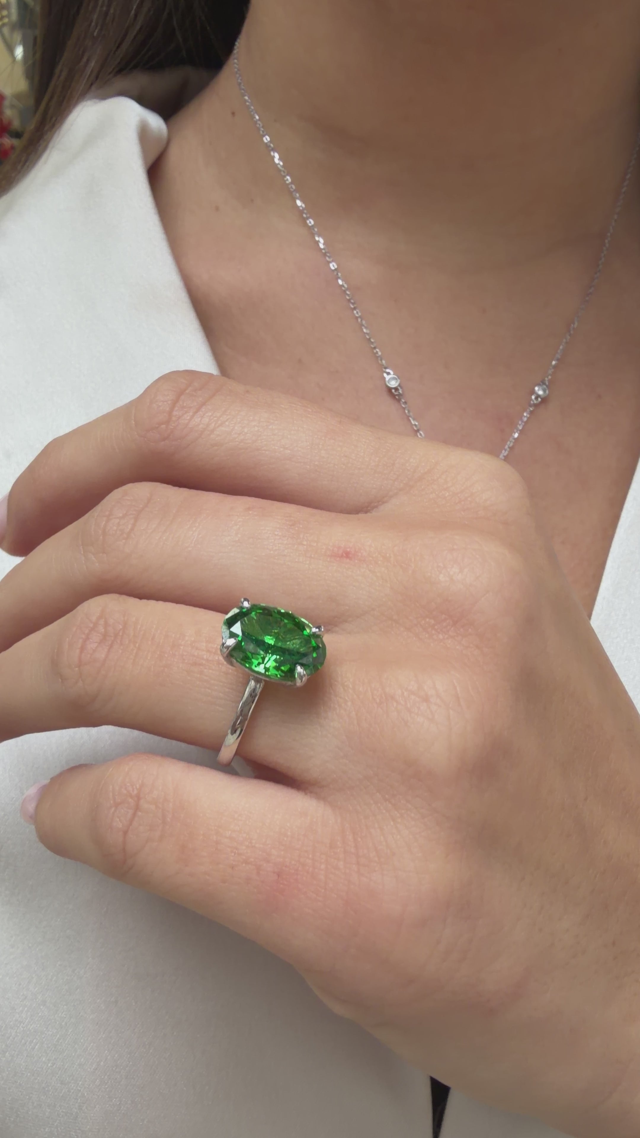 Yeşil Ice Cut Taşlı Oval Kesim Kolye