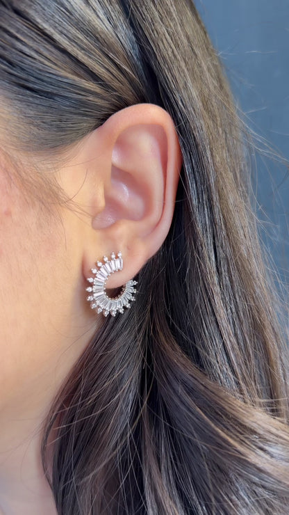 Trapez Taşlı Tasarım Küpe