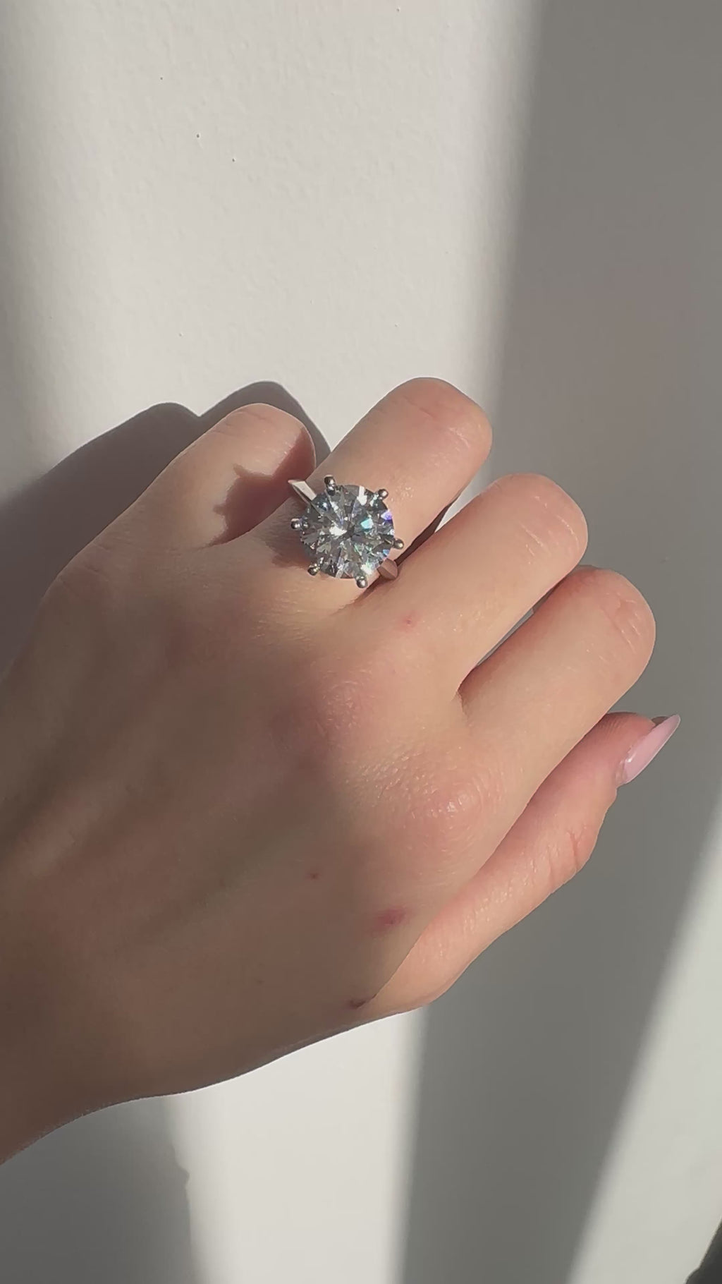 Altı Karat G-Color Altı Tırnak Tektaş Yüzük