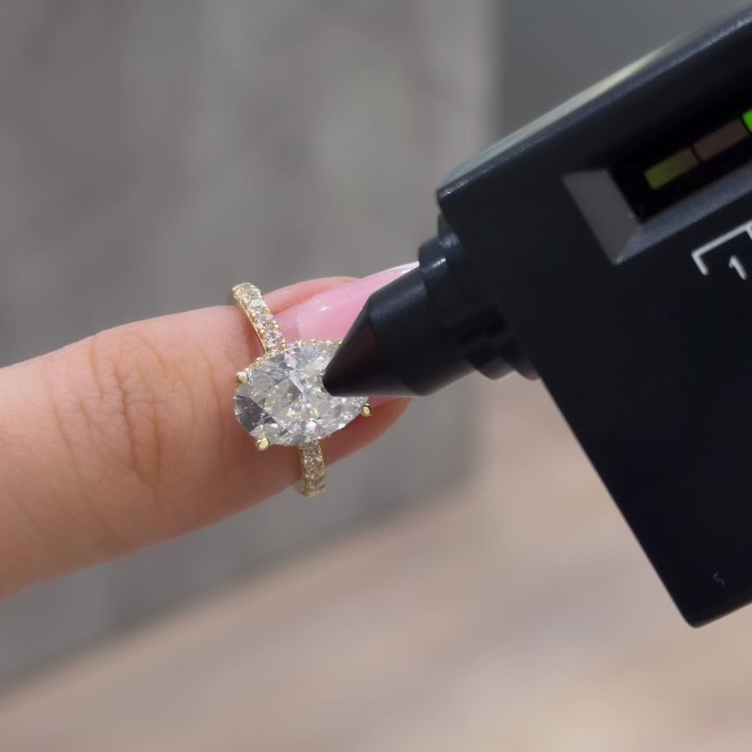 14K Üç Buçuk Mozanit Uzun Oval Tektaş Yüzük