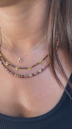 Yuvarlak Plaka Detaylı Kahverengi Doğal Taş Kolye