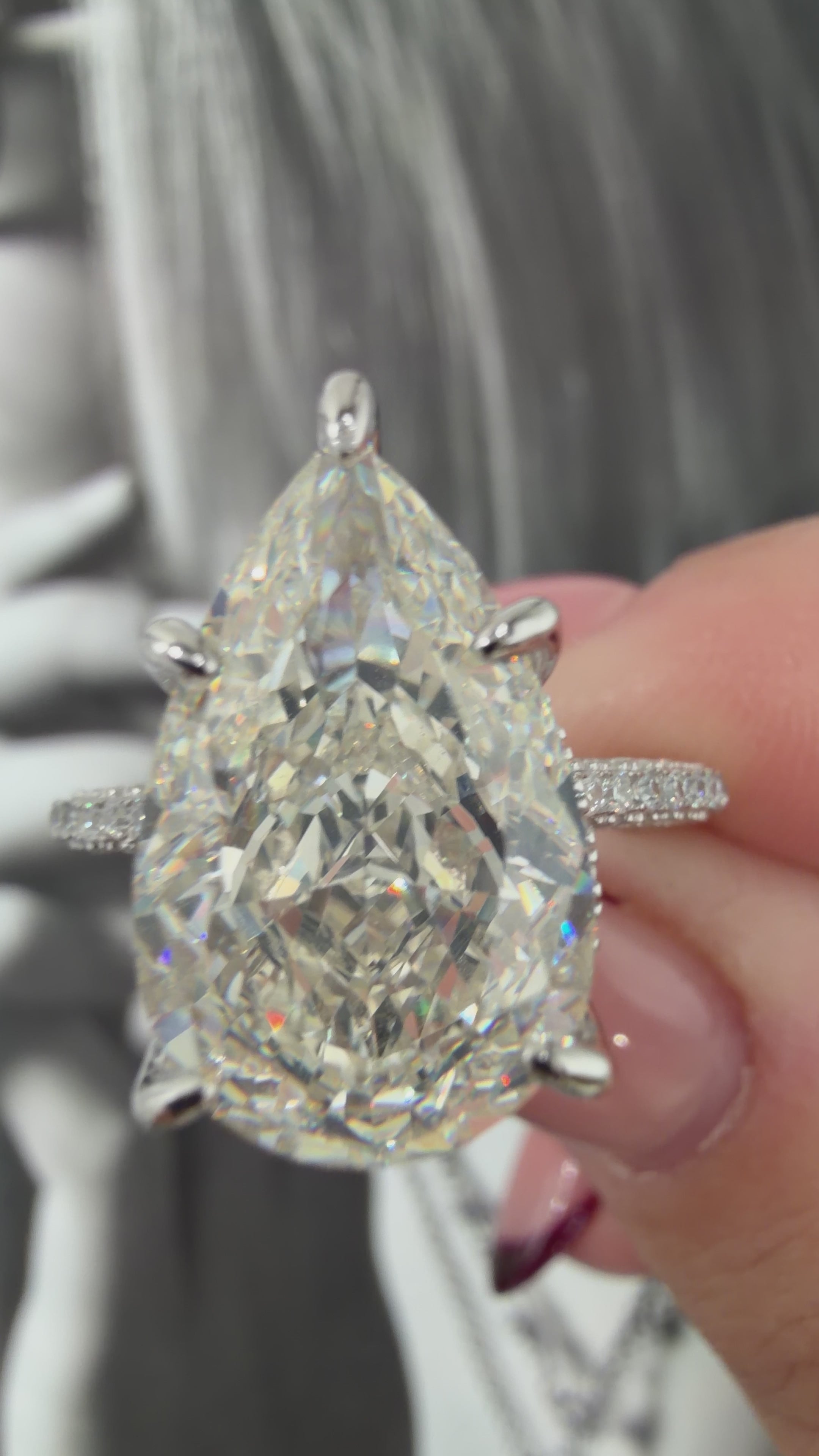 Kolu Taşlı Damla G-Color Yüzük