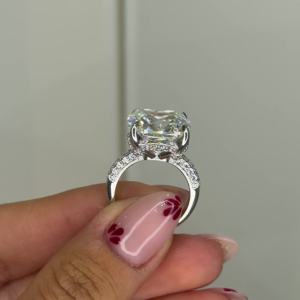 10 Karat G-Color Ring