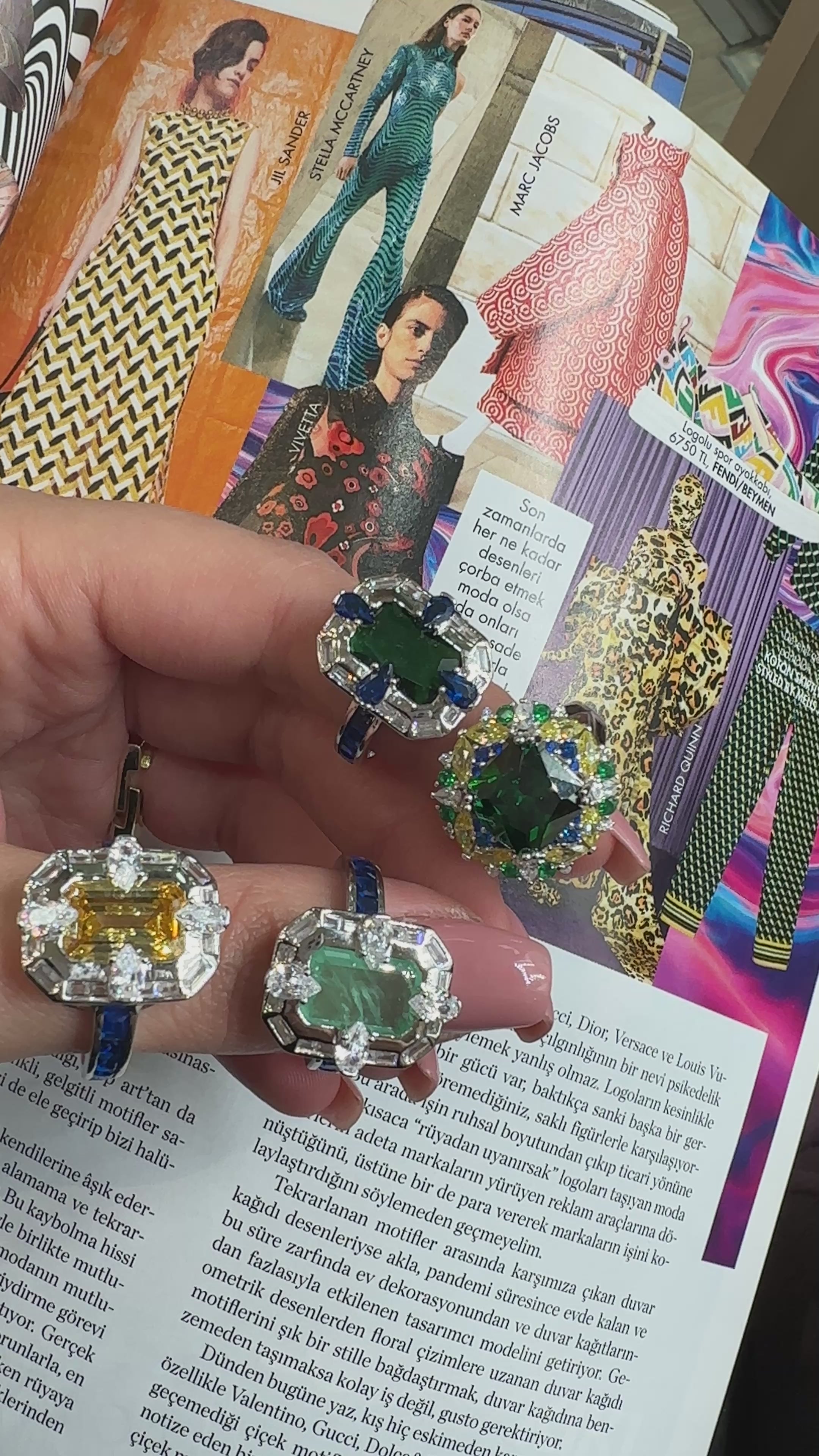 Çok Renkli Yeşil Taşlı Vintage Yüzük