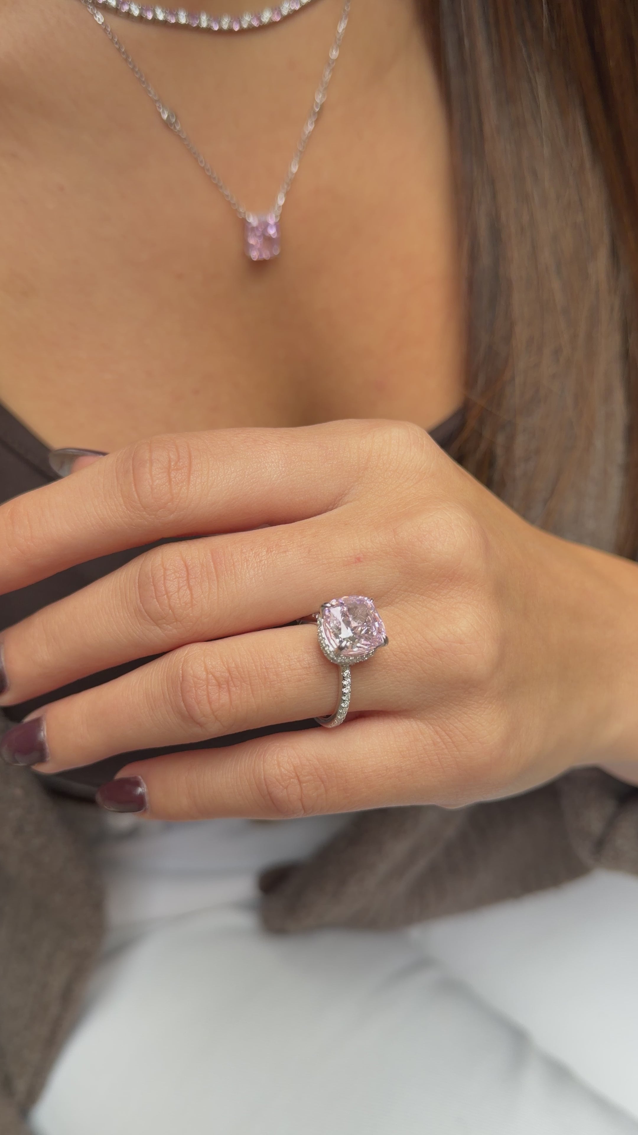 Pembe Ice Cut Taşlı Kare Kesim Kolye