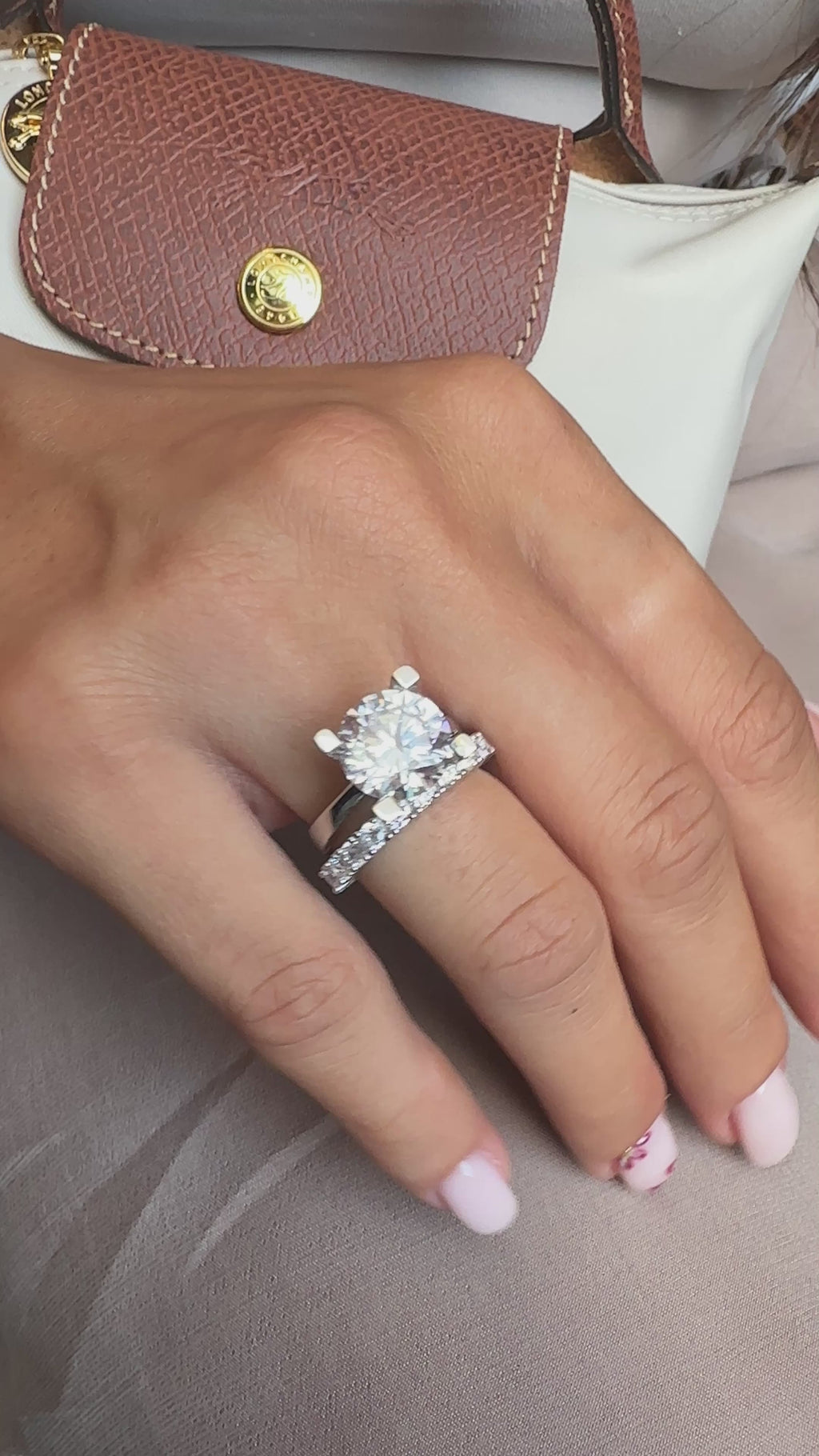 Vierkarätiger Solitärring