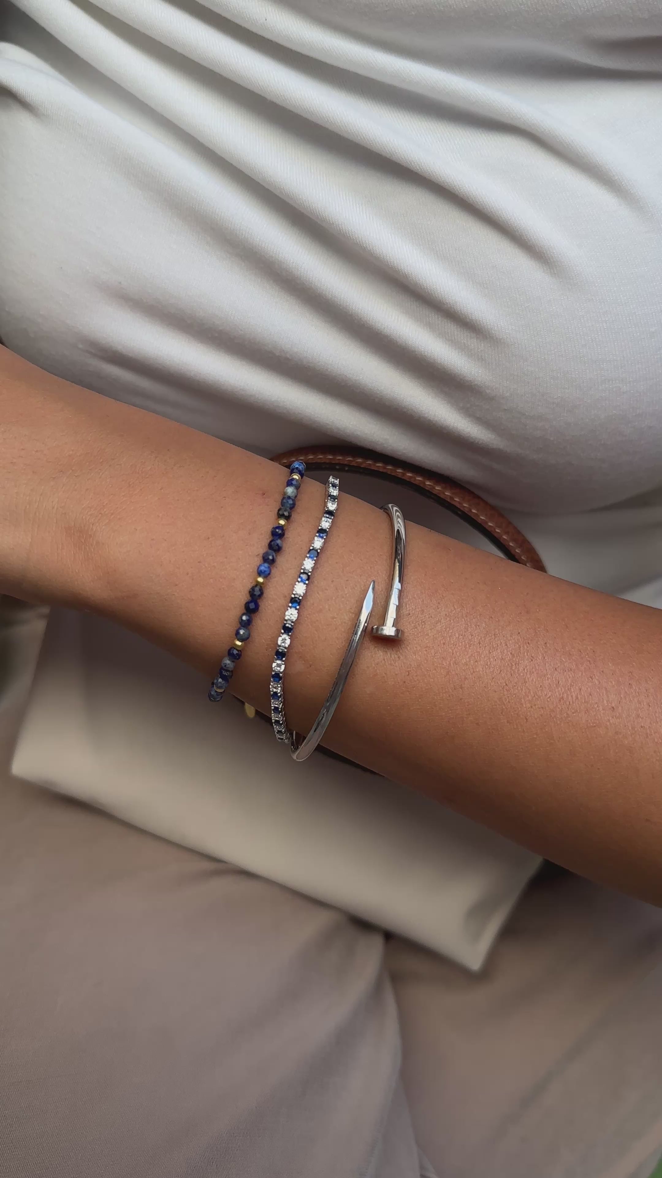 İki buçuk mm Lacivert Taşlı Suyolu Bileklik