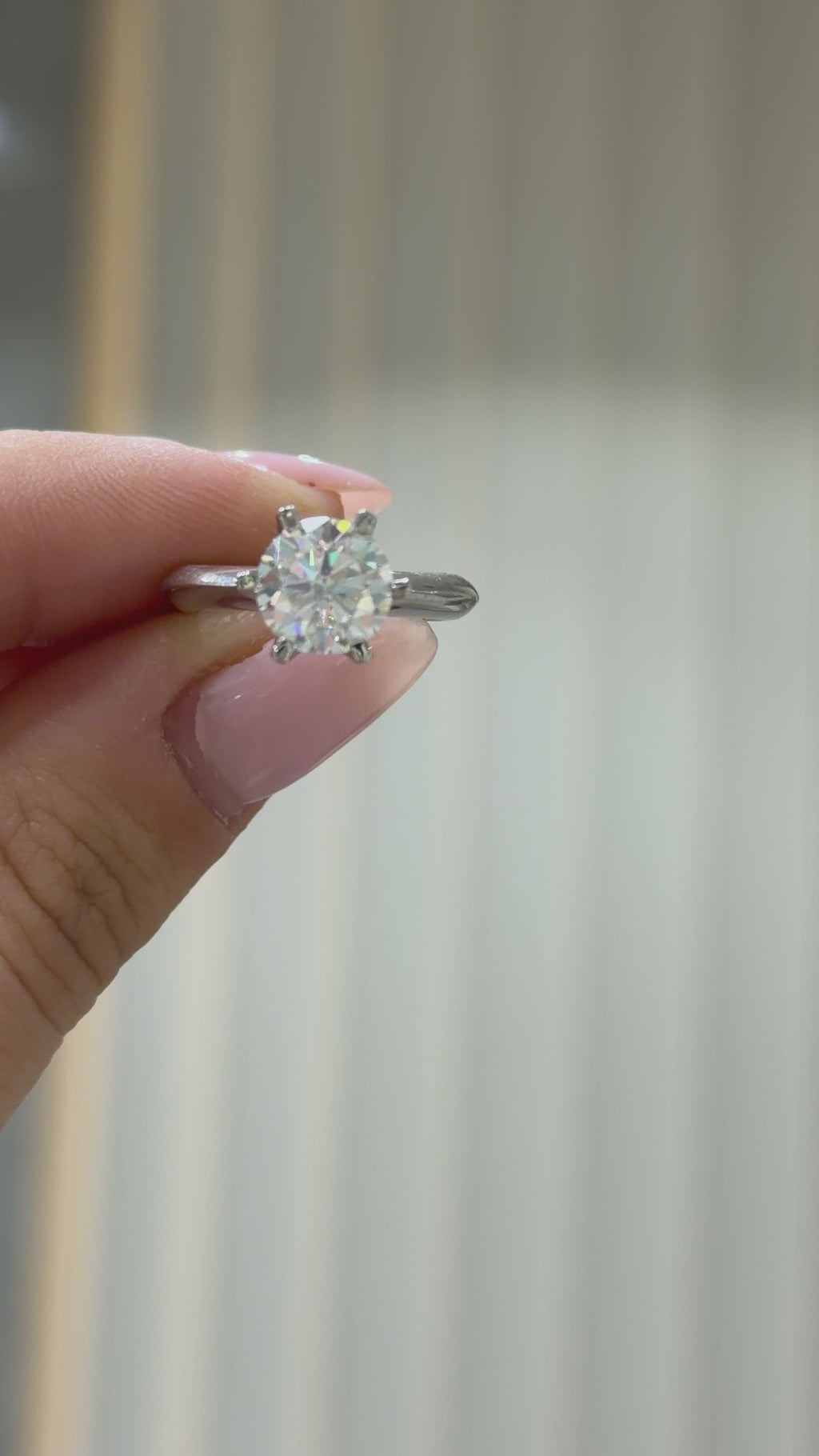 14K Zwei Karat Sechs-Krappen-Moissanit-Solitärring