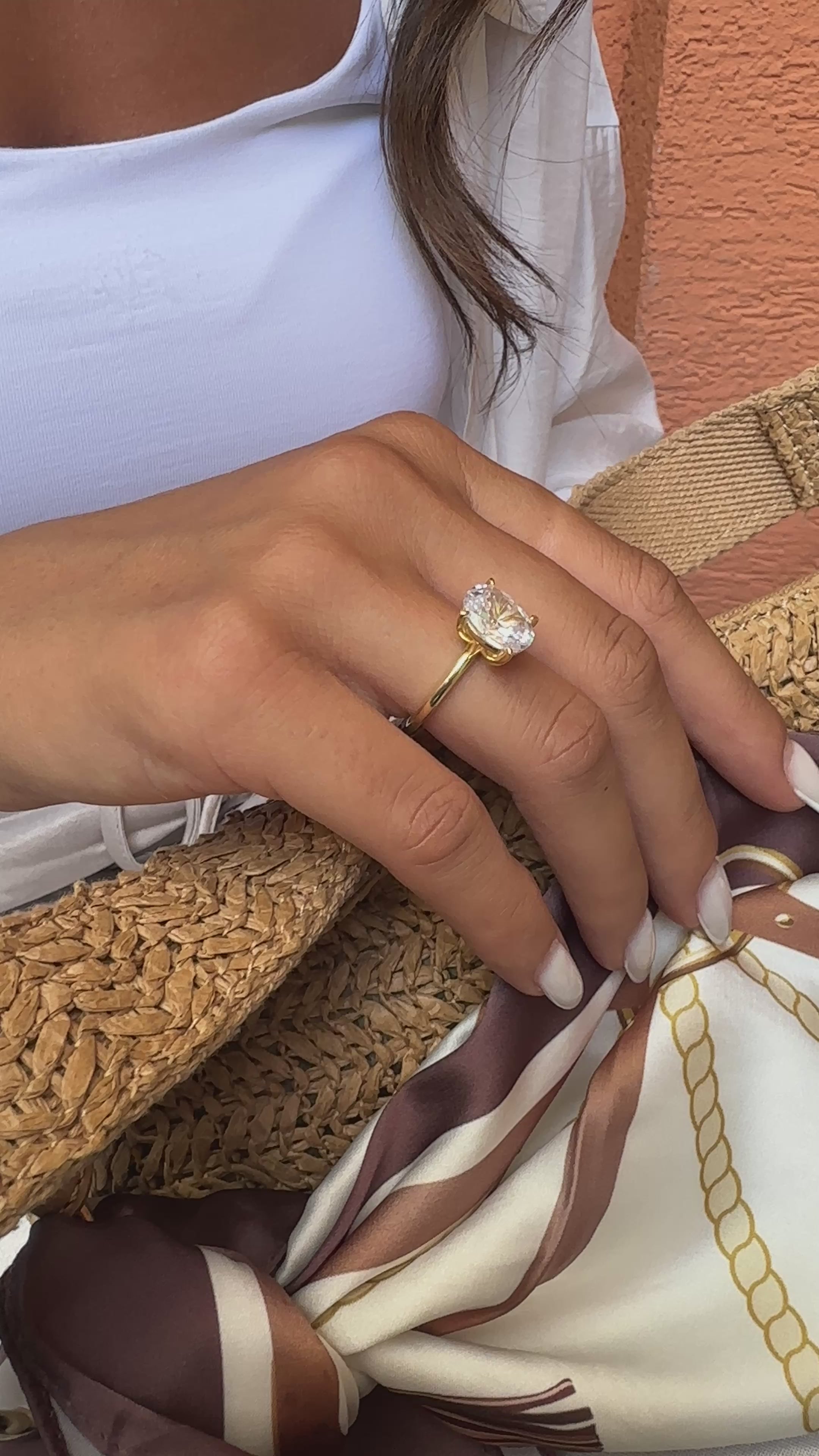 14K Üç Karat Mozanit Oval Yüzük