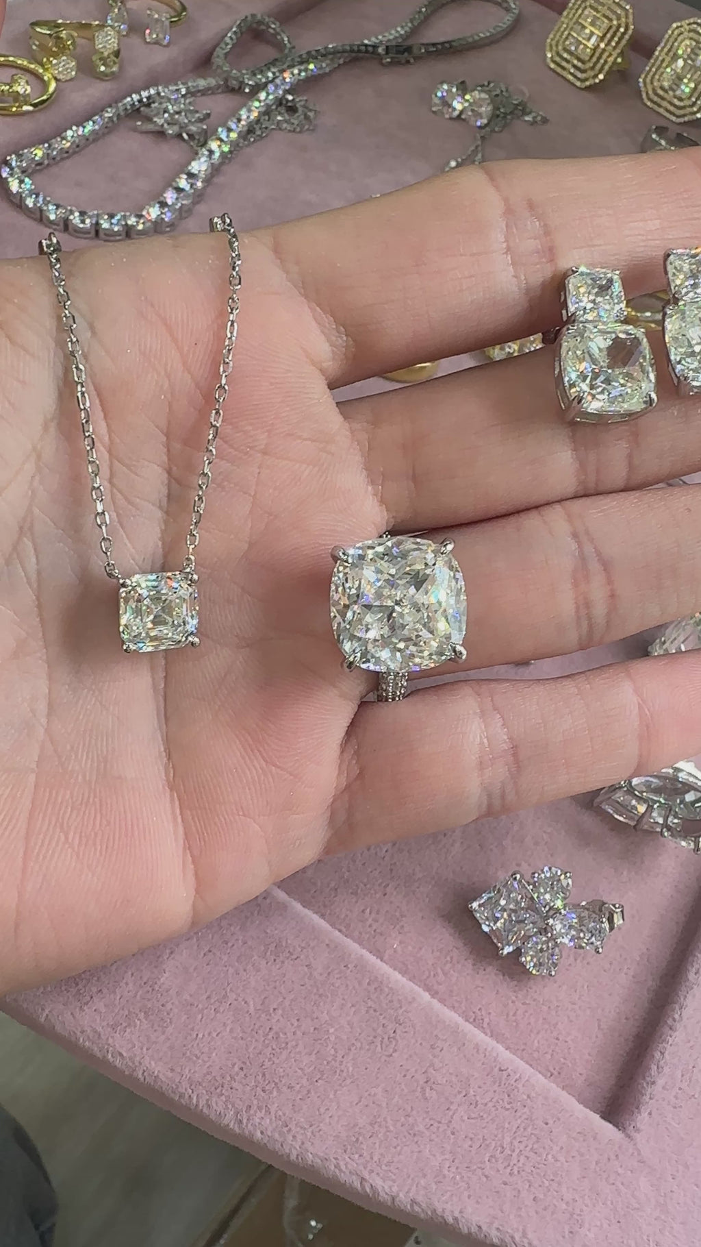 Quadratische Stein-Moissanit-Ohrringe