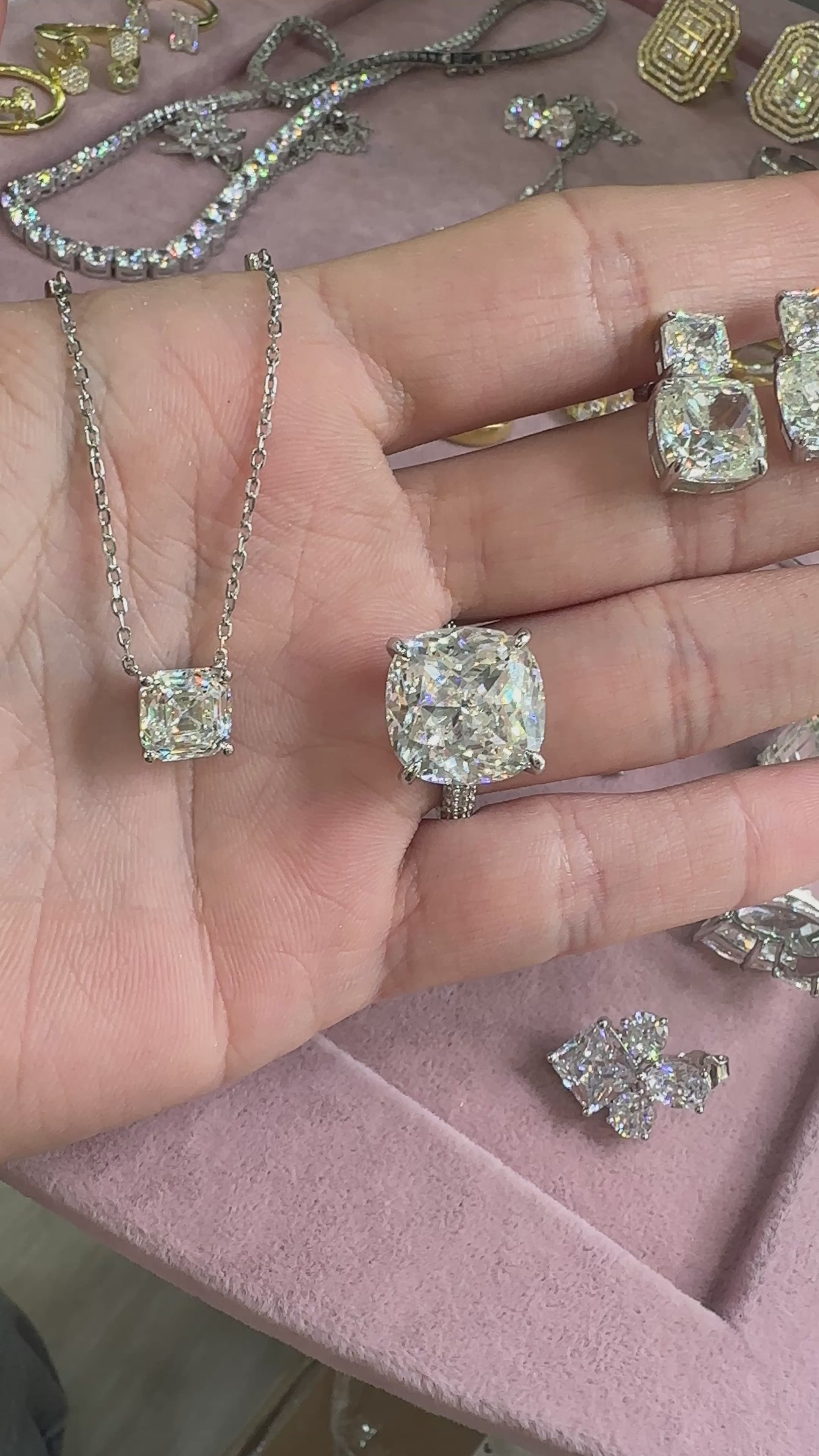 Quadratische Stein-Moissanit-Ohrringe