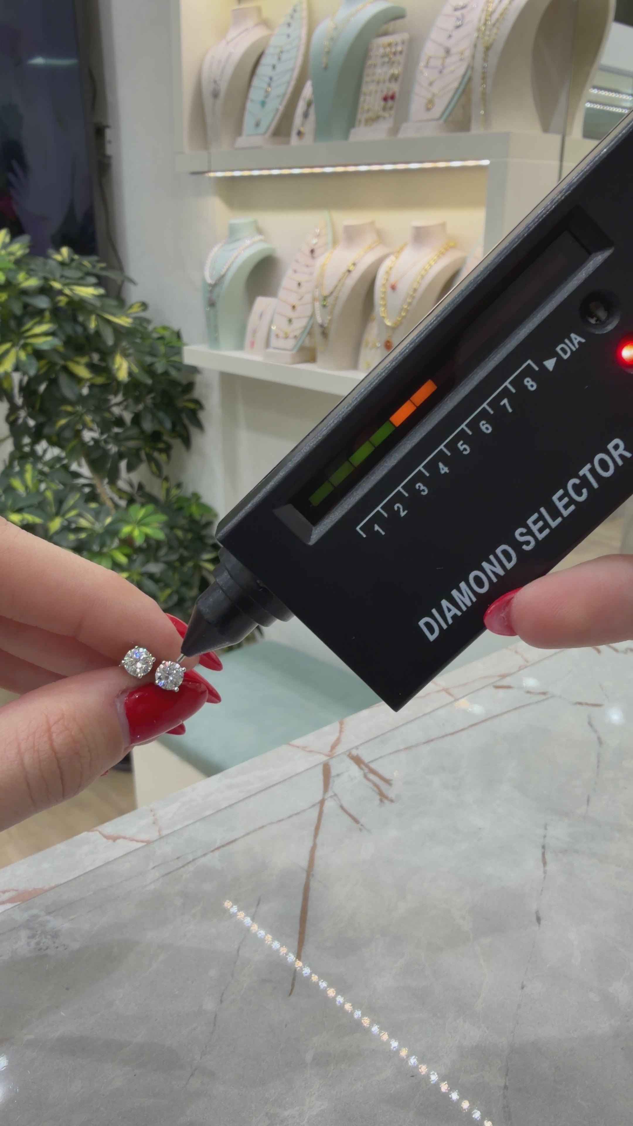 Dört Mm Mozanit Tektaş Küpe