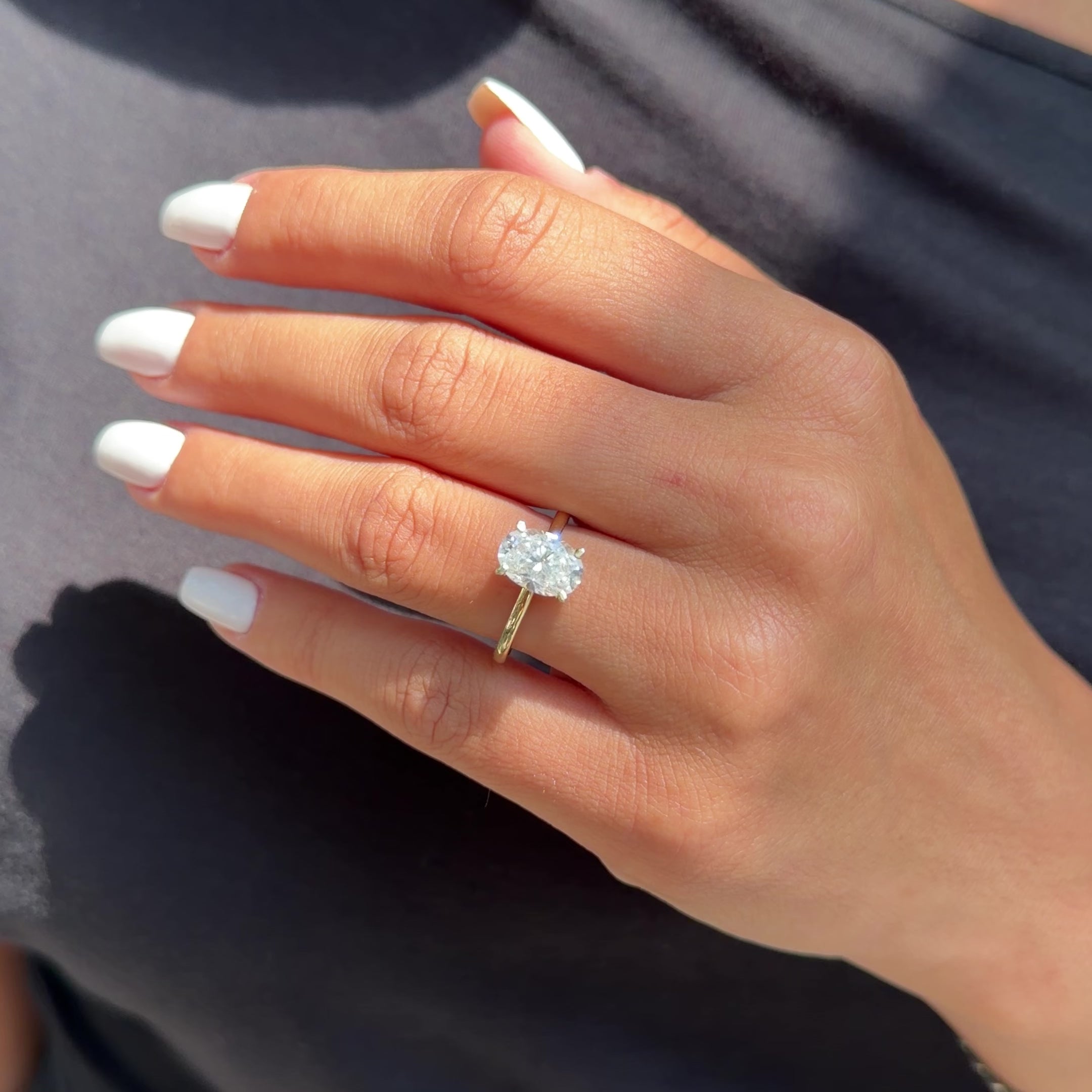 14K İki Karat Mozanit Oval Yüzük